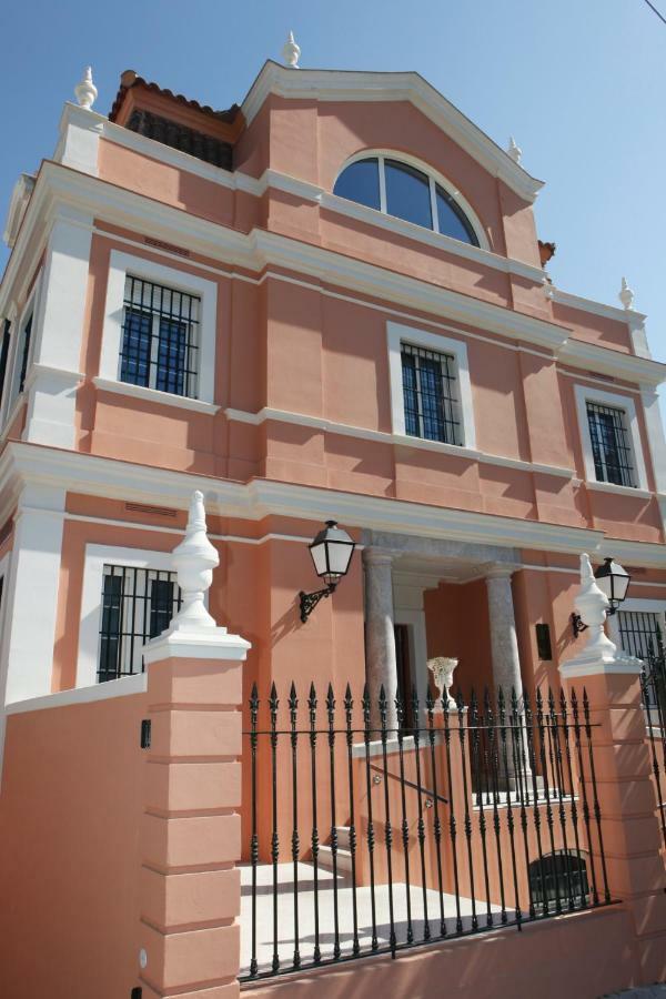 Colegio Mayor Careu - Women Only - University Community Севилья Экстерьер фото